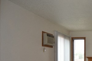 Crescent Park Apartments | Living Room